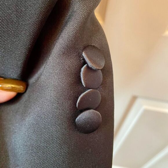 BLACK ONE BUTTON TUXEDO BY MIDTOWN MAN DIZE 46L EUC - Picture 3 of 12